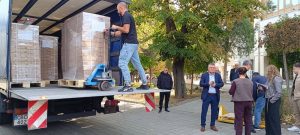biuletini oblast lovech 201026 Бюлетините за президентските избори пристигнаха в Ловеч, 245 избирателни секции ще работят в областта