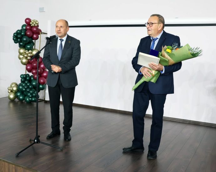 buditeli nagrajdavane 291026 15 Милко Недялков получи званието „Заслужил гражданин на Ловеч“ на тържество за Деня на народните будители