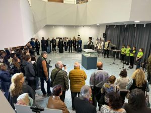 izlojba milko 301026 3 Милко Недялков получи плакета на областния управител на Ловеч по повод 70-годишния си юбилей