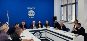 ministar sport 291026 1 Министър Енчо Керязов посети Ловеч, обсъди със спортните клубове изграждането на нова спортна зала