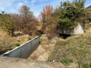 ou glojene 81026 3 Областният управител Пламен Христов се срещна с жители на село Гложене след сигнал за проблеми, свързани с прекъснатото водоподаване към канал, който преминава през селото