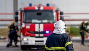 pojarna 810262 Пожар засегна два съседни имота в Дълбок дол, автомобил изгоря в Ловеч