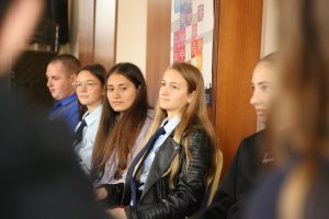 znanie proekt 51026 4 22 младежи от Ловеч, Луковит и Троян завършиха първия модул на Академията за демокрация и диалог
